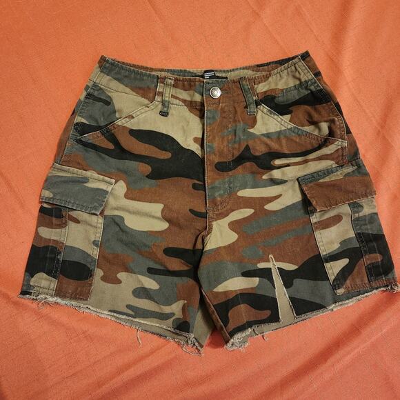 Forever 21 Women's Small Green Camo Shorts W/ Split Button Fly Cut Off Army - Picture 9 of 9